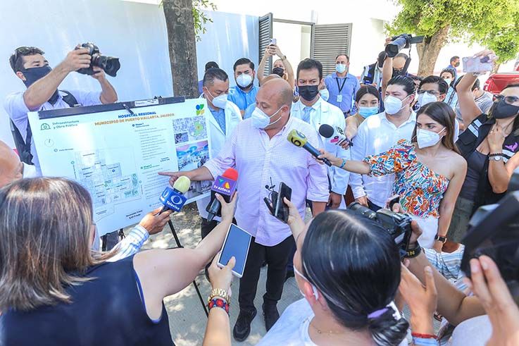 En 88 % avanzan trabajos de renovación del Hospital Regional de Puerto Vallarta En 88 % avanzan trabajos de renovación del Hospital Regional de Puerto Vallarta