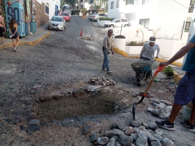 Intervienen calles en Fraccionamiento del Carmen y colonia Amapas