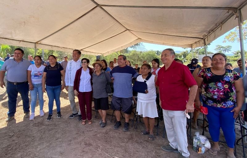 Autoridades brindaron atención a vecinos de la colonia Vista Océano Autoridades brindaron atención a vecinos de la colonia Vista Océano