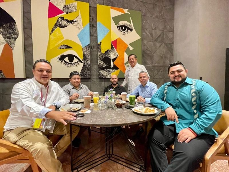 Alcalde de Puerto Vallarta estrechó vínculos con sector turístico Alcalde de Puerto Vallarta estrechó vínculos con sector turístico