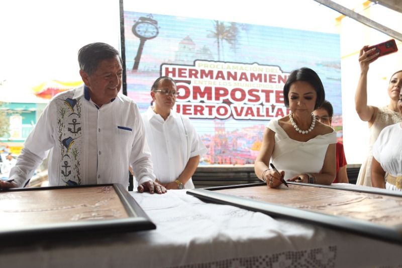 Puerto Vallarta y Compostela oficializaron su hermanamiento Puerto Vallarta y Compostela oficializaron su hermanamiento