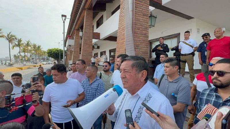 Acuerdan regular suministro de agua en colonias afectadas Acuerdan regular suministro de agua en colonias afectadas