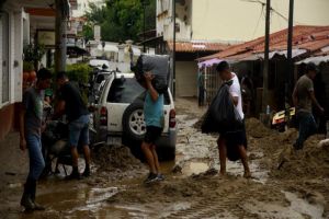 Efectos del Huracán Nora en el centro de Puerto Vallarta