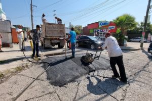 Avanza mantenimiento en las calles 24 de Febrero y Exiquio Corona de Bobadilla
