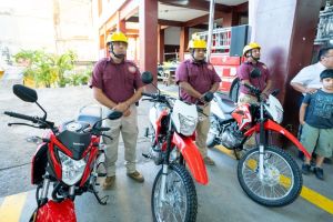 Donación de motocicletas reforzará operatividad de Protección Civil y Bomberos