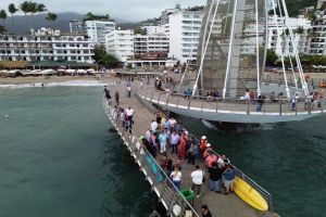 Alcalde supervisó rehabilitación del Muelle de Los Muertos