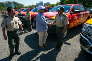 Protección Civil Jalisco recibe unidades que fortalecerán su operatividad